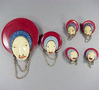 Lot 346 - Bakelite and Celluloid Dress Set In the...