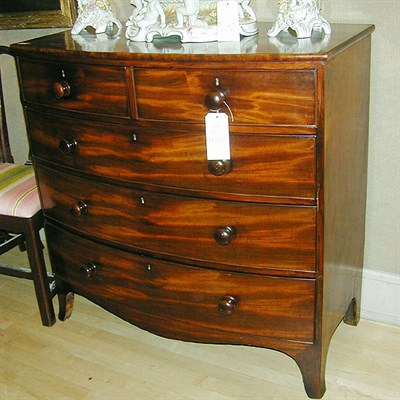 Lot 114 - George III Mahogany Bow-Front Chest of Drawers