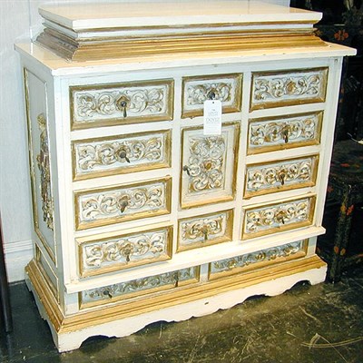 Lot 728 - Italian Rococo Style Painted and Parcel Gilt...