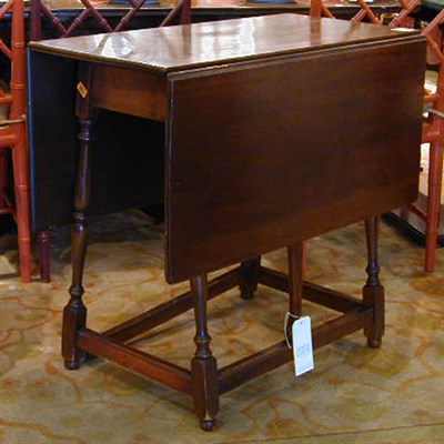 Lot 647 - Georgian Style Mahogany Gate-Leg Table