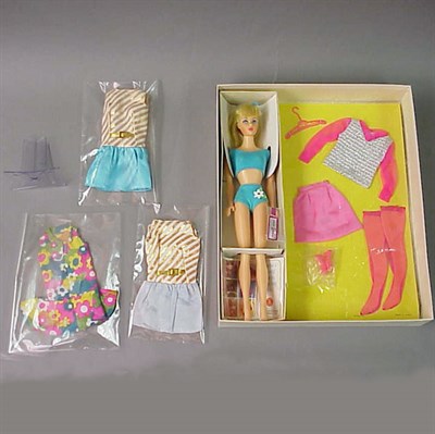 Lot 89 - Barbie Twinkle Town Set With two Dressed Up...