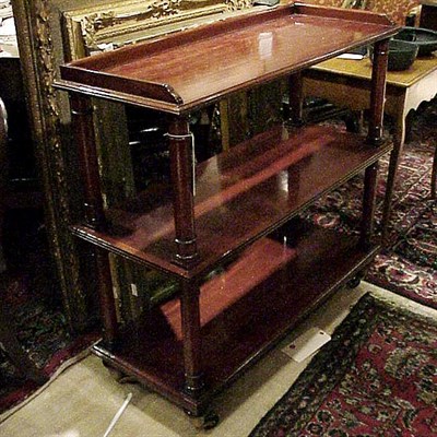 Lot 142 - Georgian Style Mahogany Three-Tier Etagere