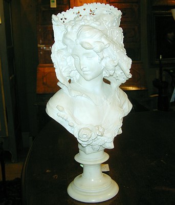 Lot 636 - Marble Bust of a Maiden