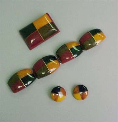 Lot 669 - Group of Four Bakelite Accessories Each in two,...