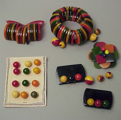 Lot 323 - Miscellaneous Group of Bakelite Buttons and...