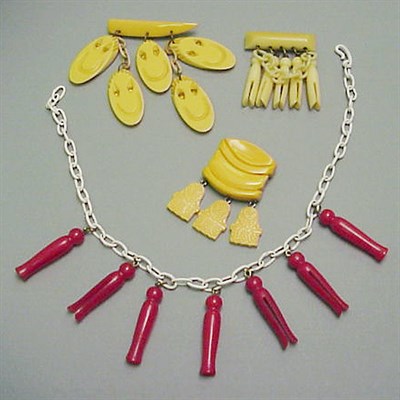 Lot 327 - Miscellaneous Group of Four Bakelite and...