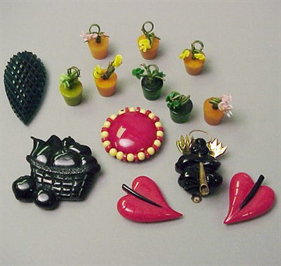 Lot 464 - Miscellaneous Group of Bakelite Accessories...
