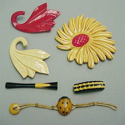 Lot 500 - Miscellaneous Group of Bakelite Accessories...