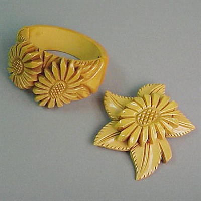 Lot 426 - Bakelite Brooch and Hinged Bracelet Each with...