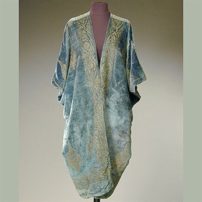 Lot 589 - Fortuny Blue Stenciled Velvet Coat 1920s Knee...
