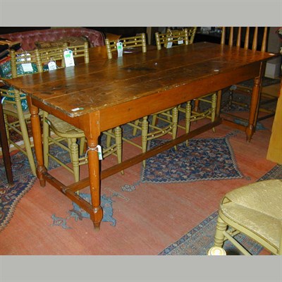 Lot 163 - American Pine Farm Table The rectangular top...
