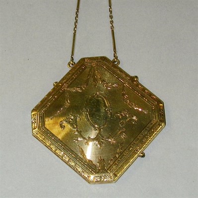 Lot 219 - Lady's Gold Compact 14 kt. yellow gold, of...