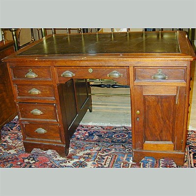 Lot 224 - Victorian Mahogany Pedestal Desk