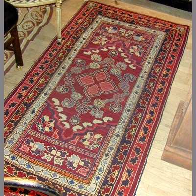 Lot 575 - Hooked Rug China, second quarter of the 20th...