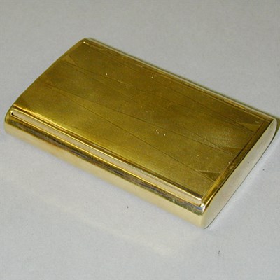 Lot 215 - Gold Snuff Box 14 kt. yellow gold, the...