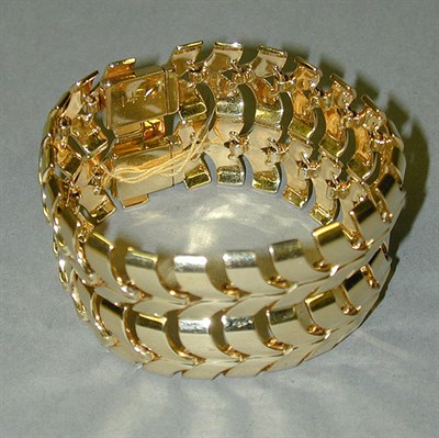 Lot 405 - Gold Retro Style Bracelet 14 kt. yellow gold,...