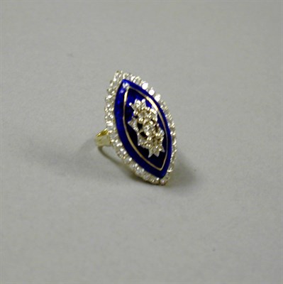 Lot 260 - Antique Style Diamond and Enamel Ring 14 kt....