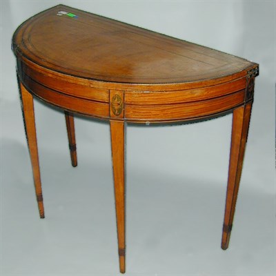 Lot 360 - George III Inlaid Rosewood Banded Satinwood...