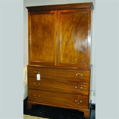 Lot 109 - Georgian Style Mahogany Linen Press