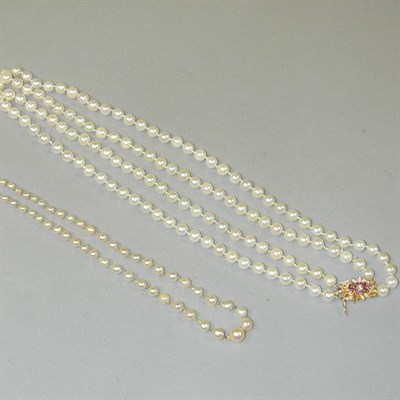 Lot 71 - Two Cultured Pearl Necklaces The first...