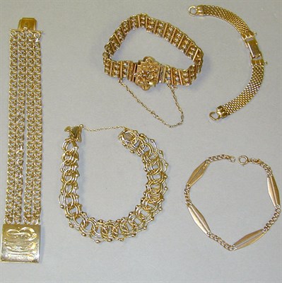 Lot 140 - Group of Five Assorted Gold Bracelets 14 kt....