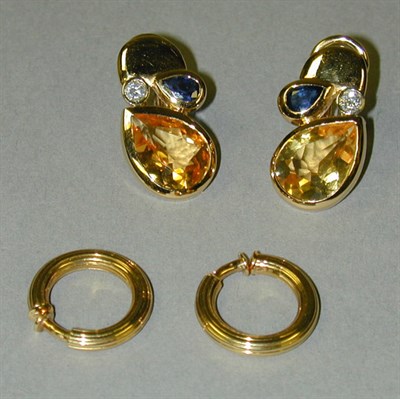 Lot 89 - Two Pairs of Gold Earrings 18 kt. yellow gold,...