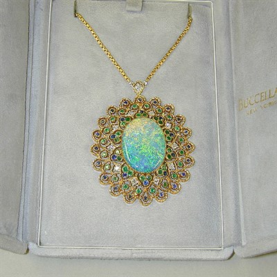 Lot 361 - Opal and Diamond Pin/Pendant and Chain 18 kt....