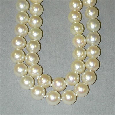 Lot 318 - Two Cultured Pearl Necklaces Each single...