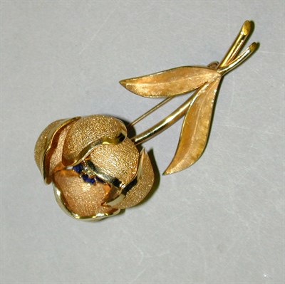 Lot 143 - Gold Flower Pin 14 kt. yellow gold, designed...