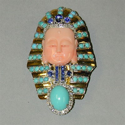 Lot 305 - Sphinx Head Brooch The 18 kt. yellow gold...