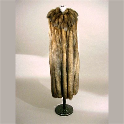 Lot 660 - Sable Sleeveless Coat 1960s The skins sewn...