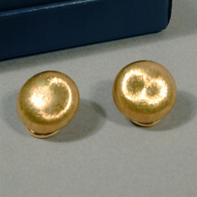 Lot 22 - Pair of Gold Button Earclips 18 kt. yellow...