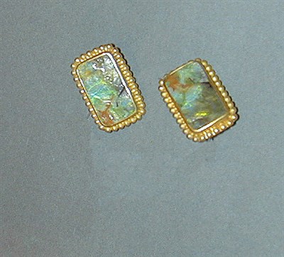Lot 95 - Pair of Opal Earclips 18 kt. yellow gold, of...