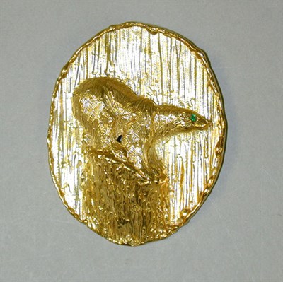 Lot 135 - Gold Polar Bear Pendant 18 kt. yellow gold,...