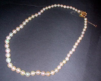 Lot 173 - Cultured Pearl Necklace The single strand...