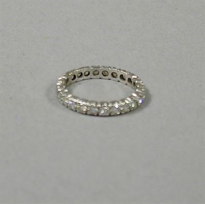 Lot 174 - Diamond Wedding Band Platinum, continuously...
