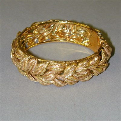 Lot 257 - Gold Leaf Bracelet 18 kt. yellow gold, the...