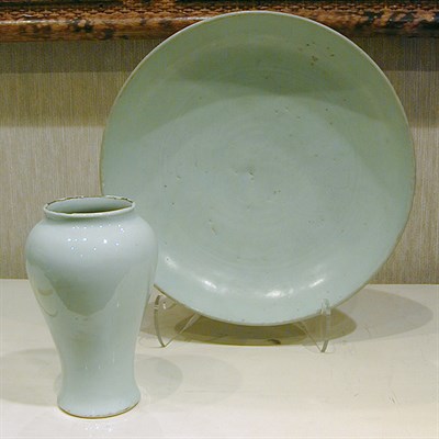 Lot 225 - Chinese White Baluster Jar and a Pale Celadon...