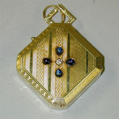 Lot 216 - Gold Powder Box 14 kt. yellow gold, the engine-...