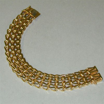 Lot 157 - Flexible Gold Bracelet 14 kt. yellow gold, the...
