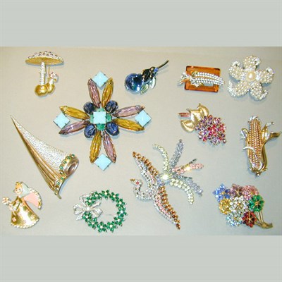 Lot 47 - Lot of Assorted Costume Jewelry Pins Of...