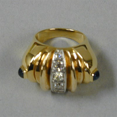 Lot 284 - Retro Sapphire and Diamond Ring 14 kt. yellow...