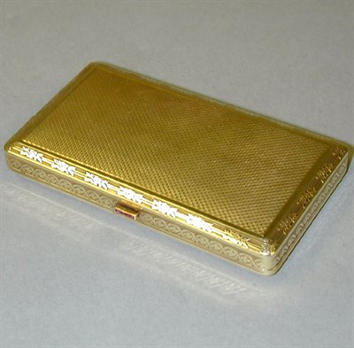 Lot 214 - Gold Vanity Case 14 kt. yellow gold, of...