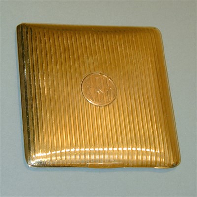 Lot 125 - Gold Cigarette Case 14 kt. yellow gold, the...