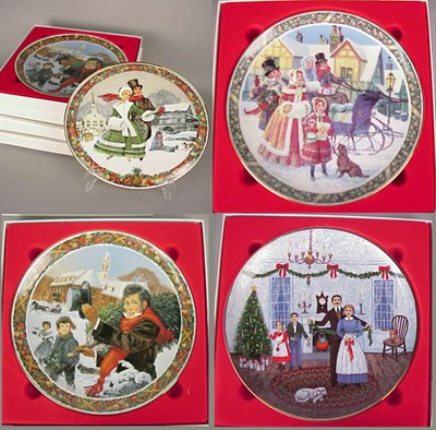 Lot 831 - Group of Five Royal Windsor Porcelain...