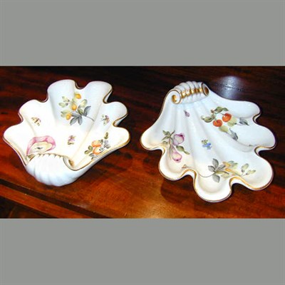 Lot 379 - Two Herend Porcelain Shell-Form Dishes