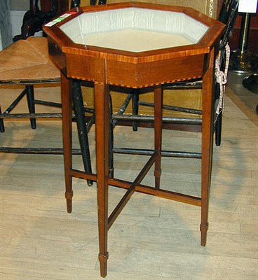 Lot 447 - Edwardian Mahogany Vitrine Table