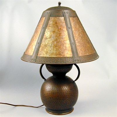 Lot 120 - Arts and Crafts Hammered Copper Lamp The shade...