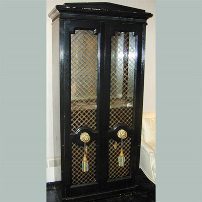 Lot 94 - Neoclassical Style Painted Bar Cabinet