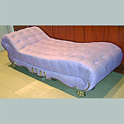 Lot 509 - Victorian Upholstered Recamier With purple...